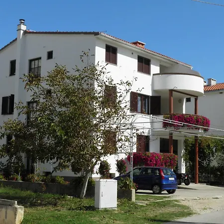 Grozdana 3*