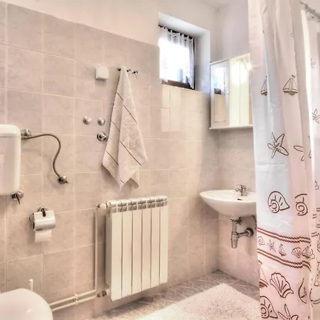 Grozdana 3* Baška