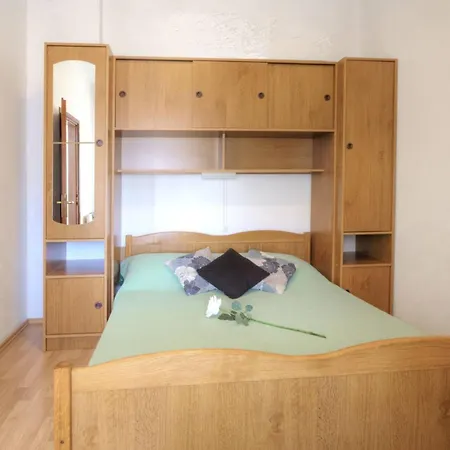 Grozdana 3* Baška