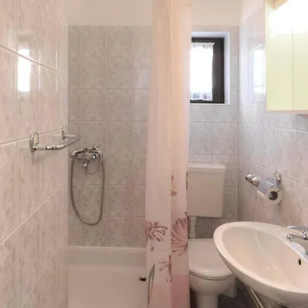 Grozdana Guest house 3*